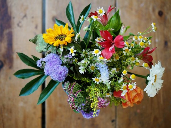Comment les événements récents ont un impact sur les tendances en matière de compositions florales