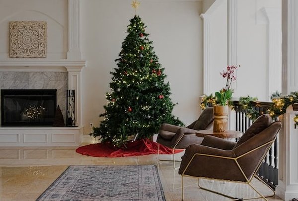 Comment utiliser les fleurs pour une décoration de Noël traditionnelle ?